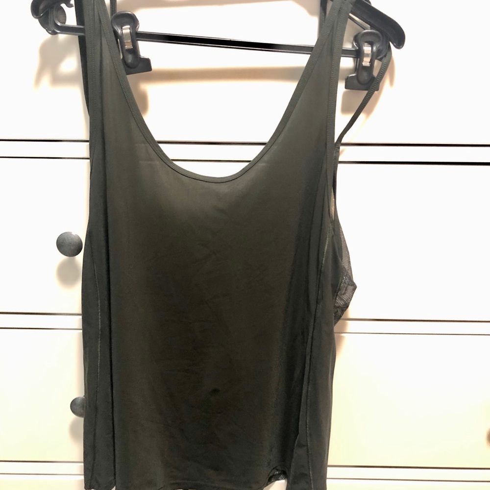 Lululemon tank